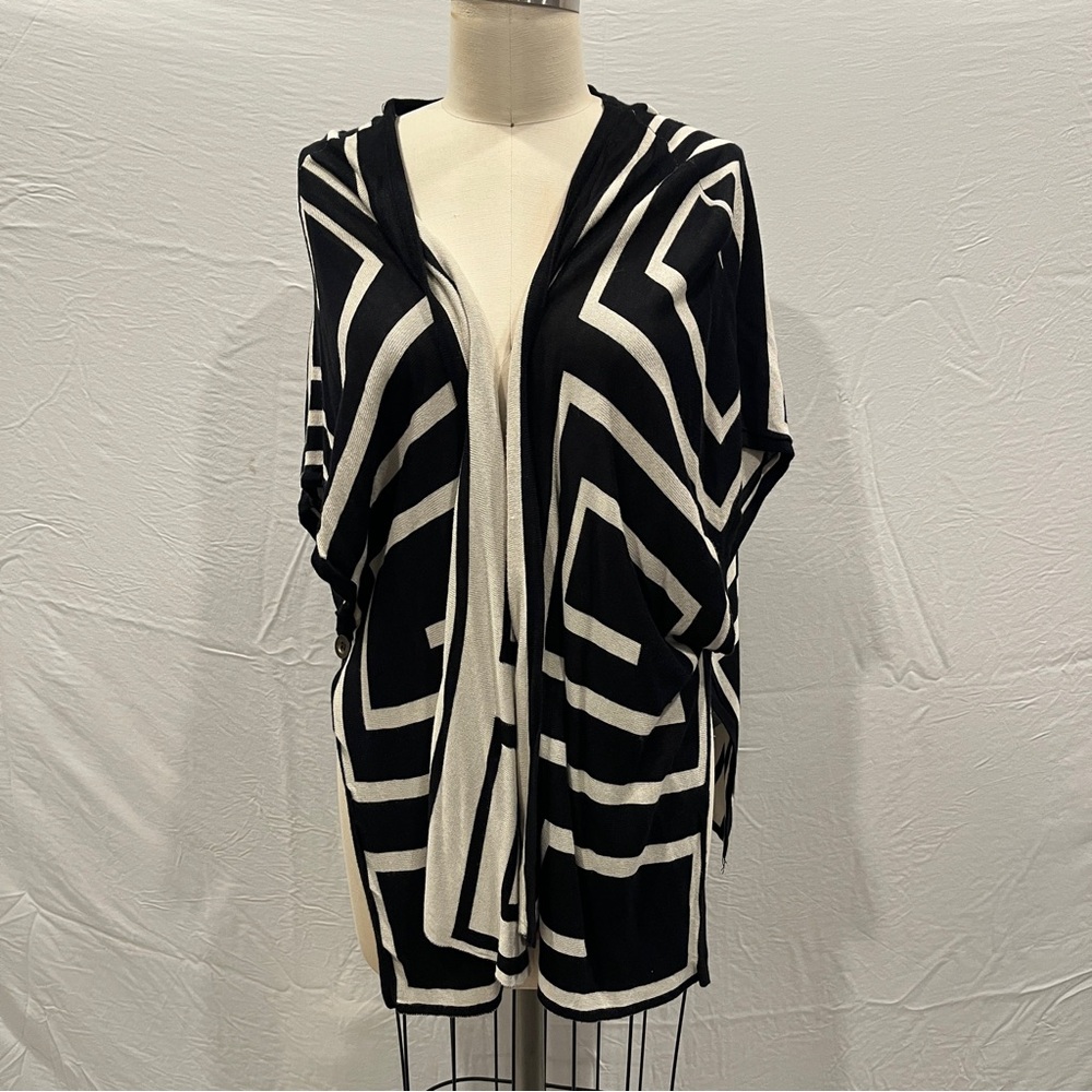 Geometric Black and White Women's Sweater